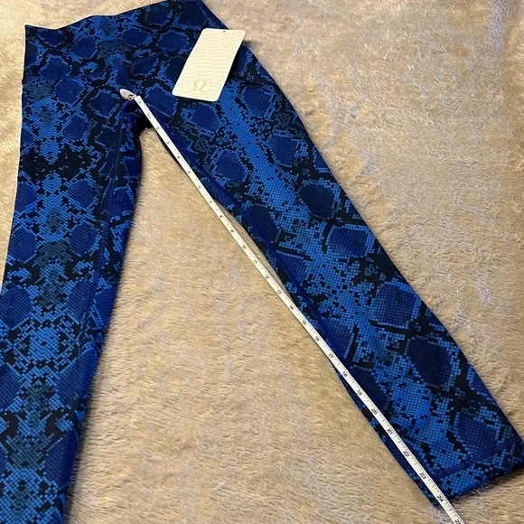 LULULEMON - Picture 7 of 14